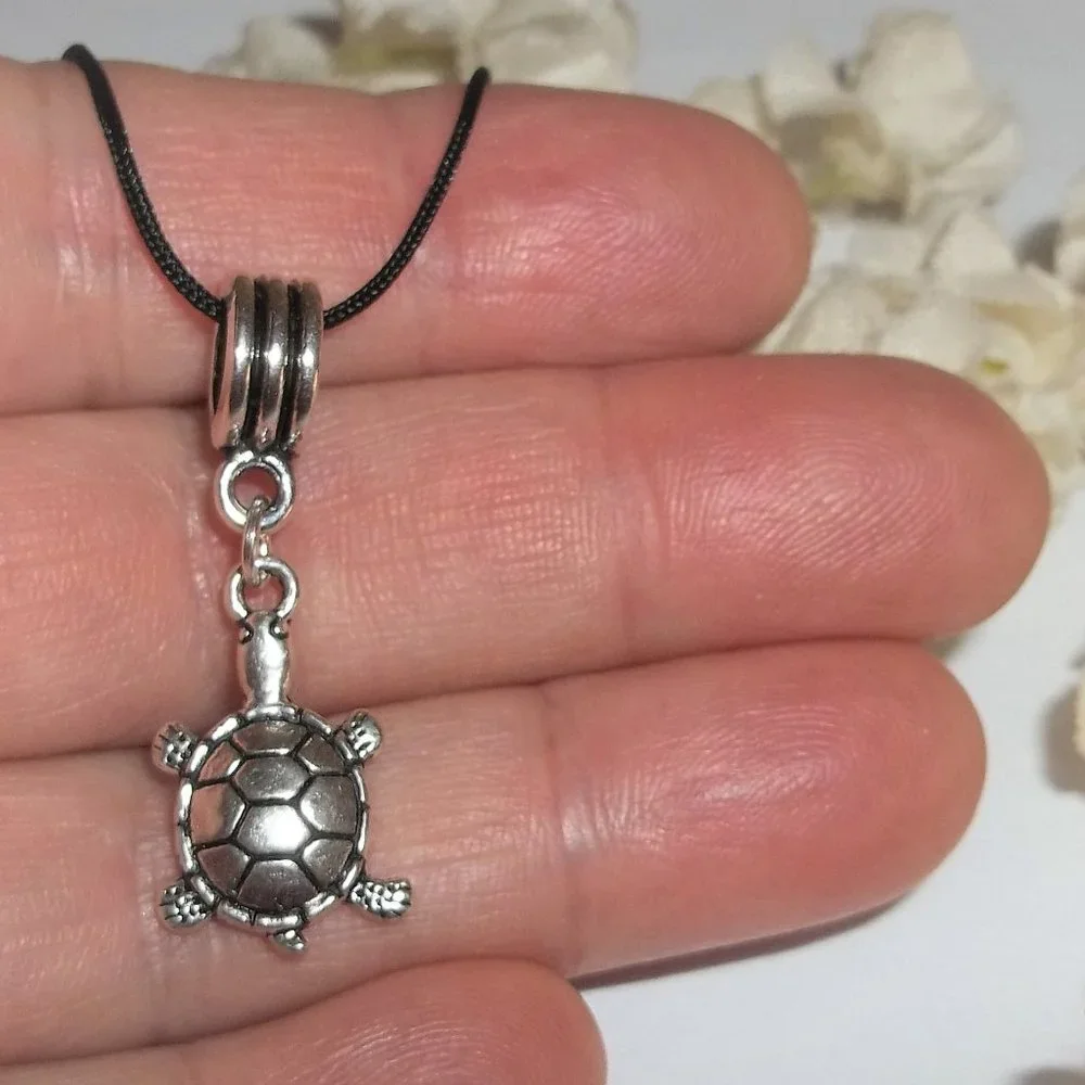 Silver Sea Turtle Necklace Minimalist Style Beach Vacation Theme Jewelry 7060